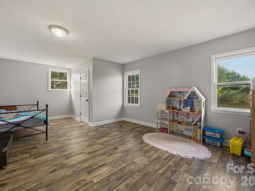 1095 Elm Circle, Granite Falls, NC 28630.  MLS# CAR4357728, YatesRealty ID 25054. 