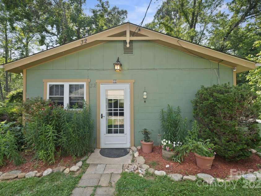 32 Roberts Street, Fletcher, NC 28732.  MLS# CAR4267133, YatesRealty ID 25054. 