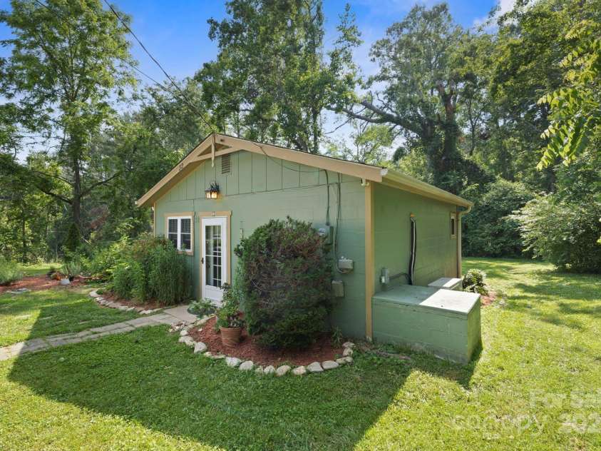 32 Roberts Street, Fletcher, NC 28732.  MLS# CAR4267133, YatesRealty ID 25054. Come on in