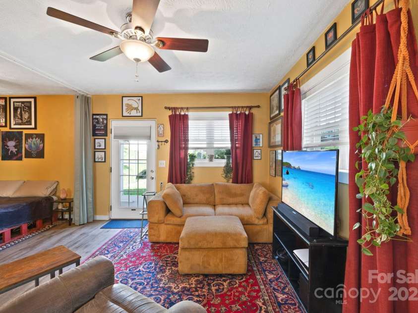 32 Roberts Street, Fletcher, NC 28732.  MLS# CAR4267133, YatesRealty ID 25054. Cozy and open