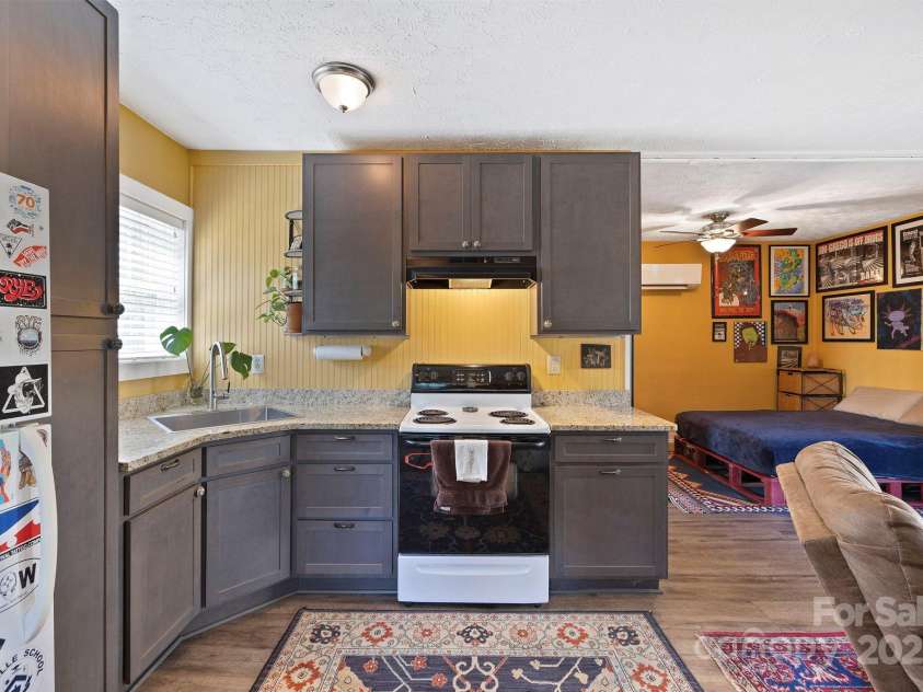 32 Roberts Street, Fletcher, NC 28732.  MLS# CAR4267133, YatesRealty ID 25054. Upgraded kitchen