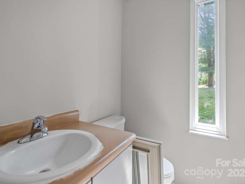 12325 Woodside Falls Road, Pineville, NC 28134.  MLS# CAR4274717, YatesRealty ID 25056. 