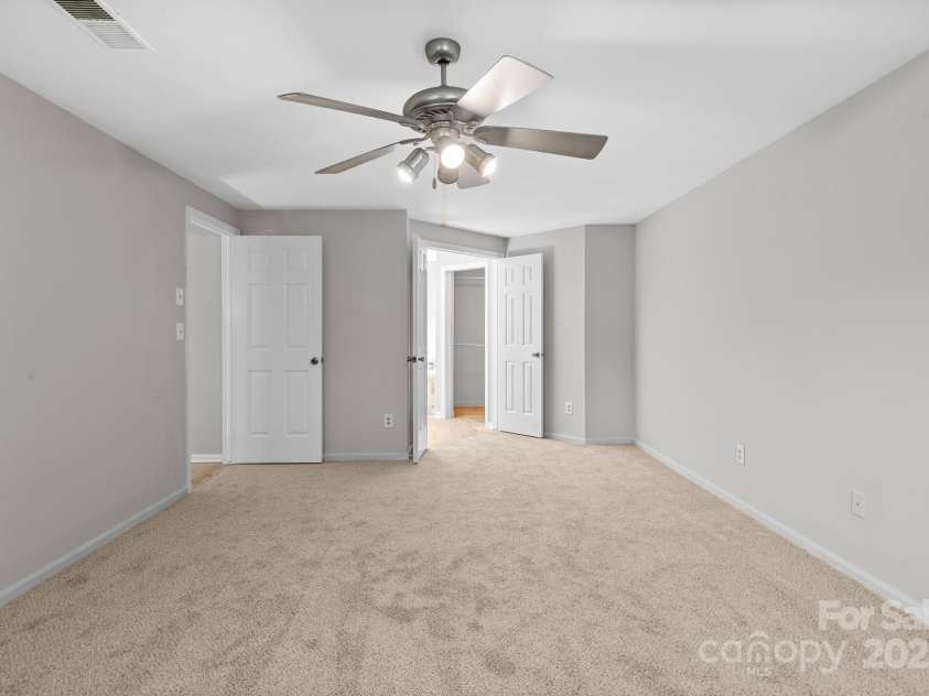 12325 Woodside Falls Road, Pineville, NC 28134.  MLS# CAR4274717, YatesRealty ID 25056. 