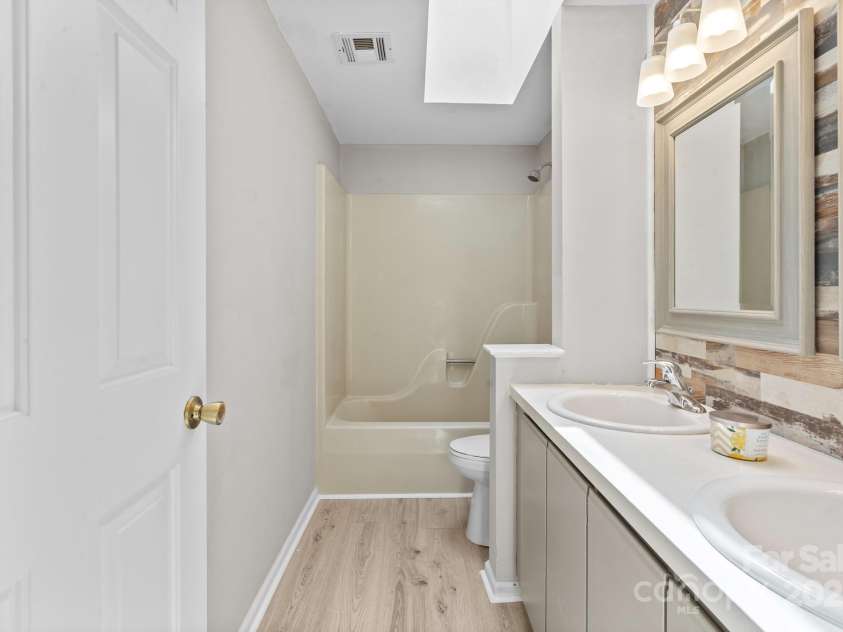 12325 Woodside Falls Road, Pineville, NC 28134.  MLS# CAR4274717, YatesRealty ID 25056. 