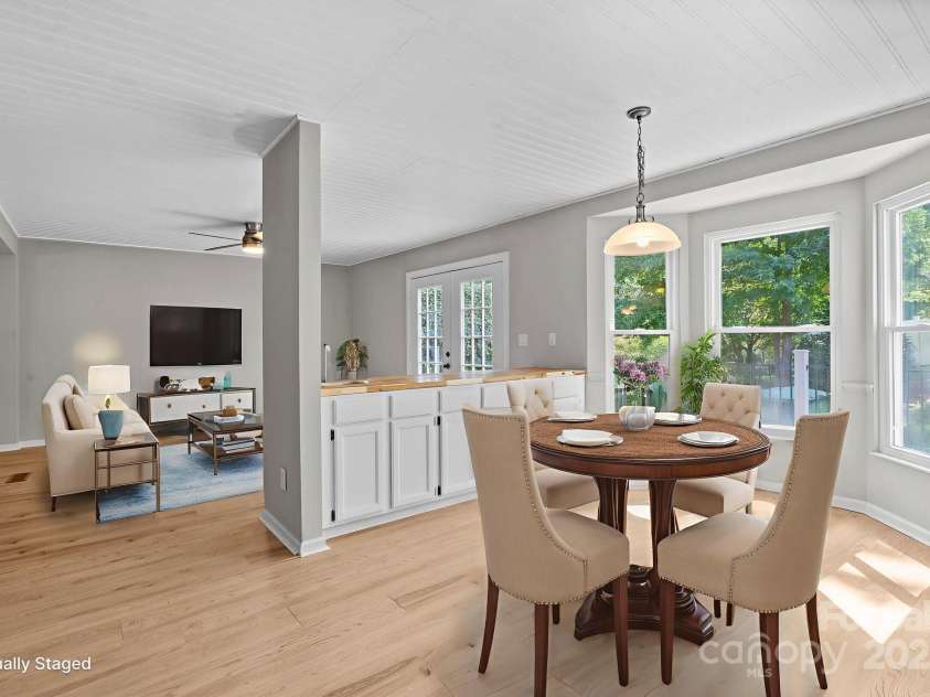 12325 Woodside Falls Road, Pineville, NC 28134.  MLS# CAR4274717, YatesRealty ID 25056. 