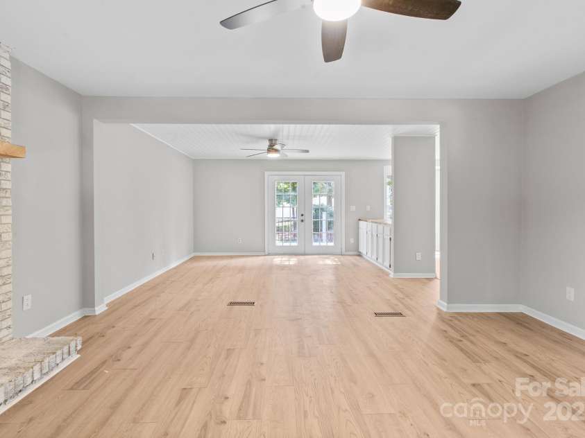 12325 Woodside Falls Road, Pineville, NC 28134.  MLS# CAR4274717, YatesRealty ID 25056. Open Floor Plan