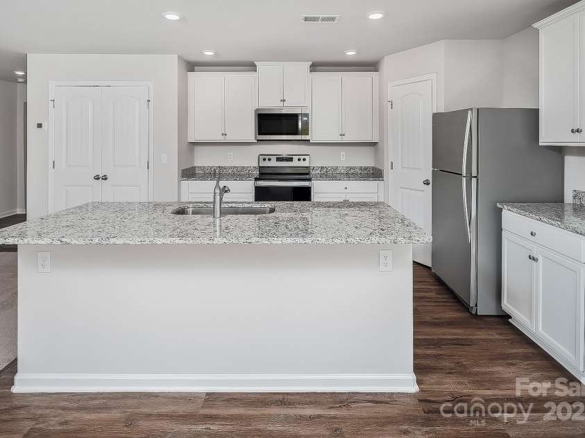 502 Maddox Drive, Shelby, NC 28152.  MLS# CAR4239383, YatesRealty ID 25057. 