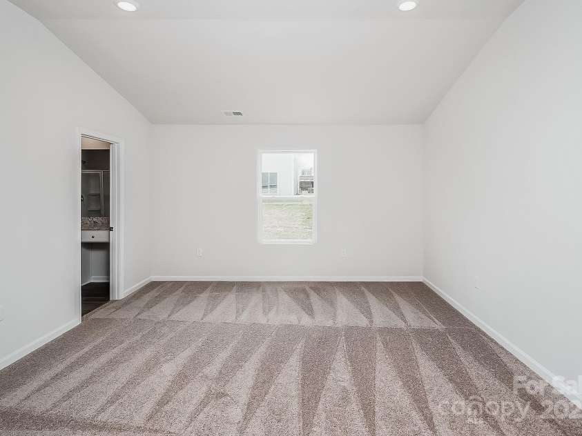 502 Maddox Drive, Shelby, NC 28152.  MLS# CAR4239383, YatesRealty ID 25057. 