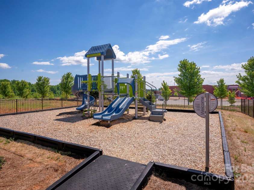 502 Maddox Drive, Shelby, NC 28152.  MLS# CAR4239383, YatesRealty ID 25057. 