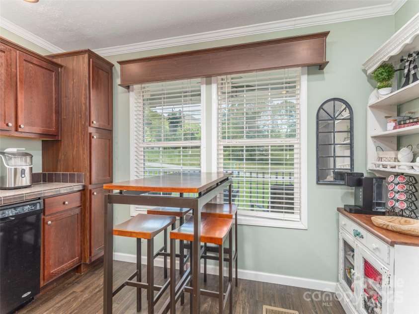 16 Sams Branch Road, Candler, NC 28715.  MLS# CAR4261367, YatesRealty ID 25058. 