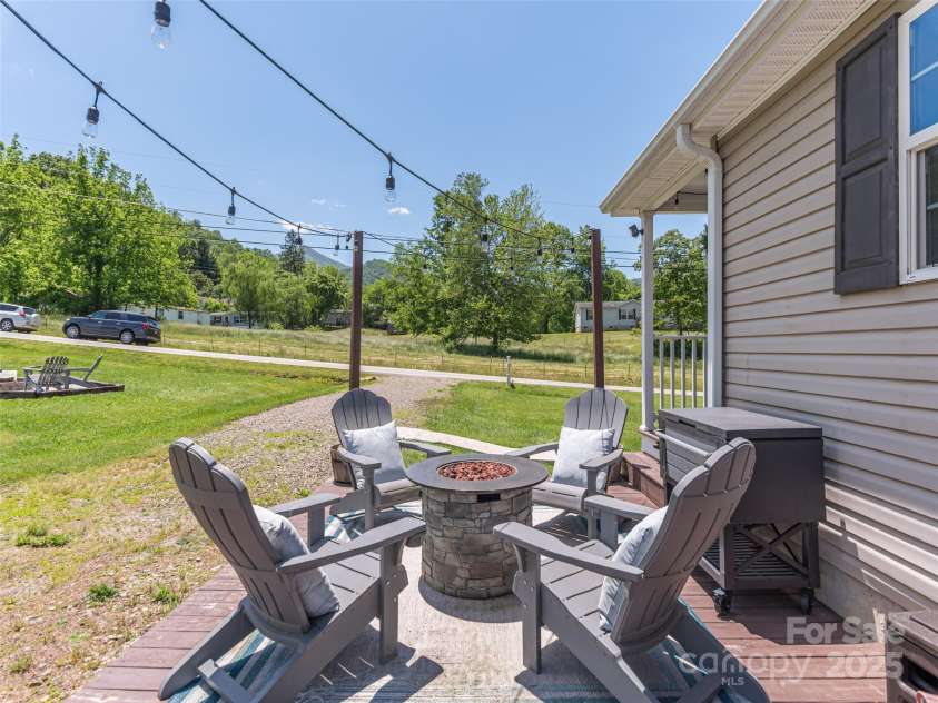 16 Sams Branch Road, Candler, NC 28715.  MLS# CAR4261367, YatesRealty ID 25058. 
