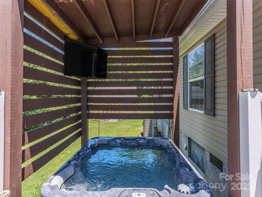 16 Sams Branch Road, Candler, NC 28715.  MLS# CAR4261367, YatesRealty ID 25058. 