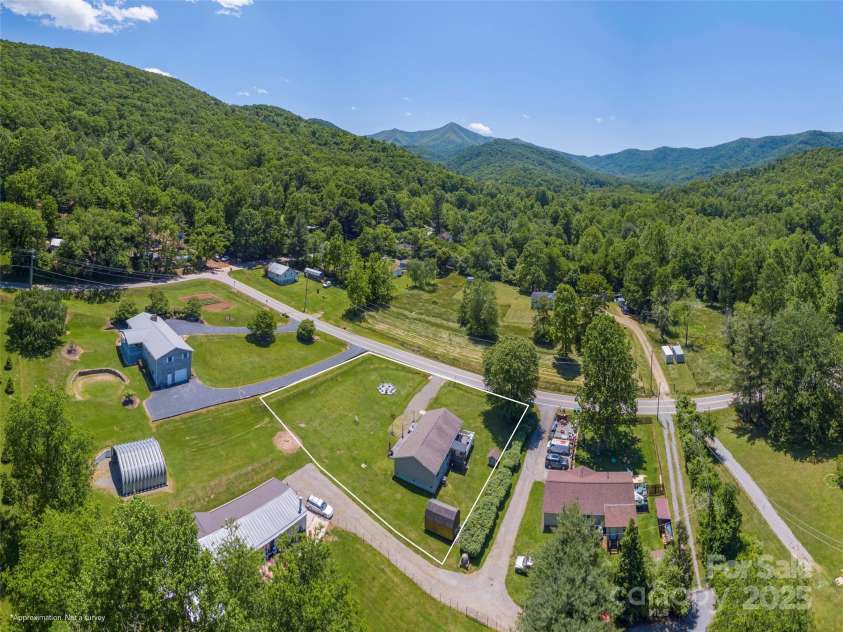 16 Sams Branch Road, Candler, NC 28715.  MLS# CAR4261367, YatesRealty ID 25058. 