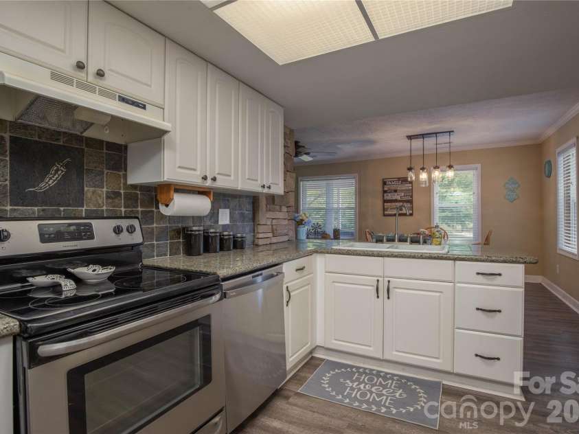 84 Sheets Farm Road, Bakersville, NC 28705.  MLS# CAR4384687, YatesRealty ID 25058. Kitchen