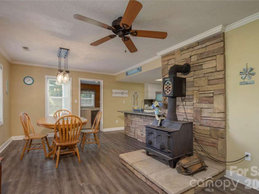 84 Sheets Farm Road, Bakersville, NC 28705.  MLS# CAR4384687, YatesRealty ID 25058. Living Room