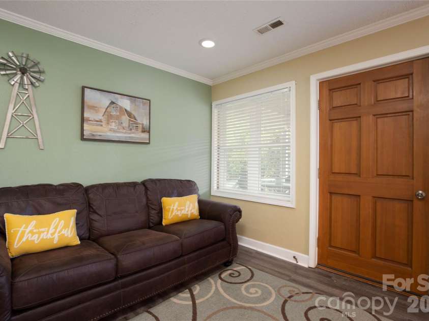 84 Sheets Farm Road, Bakersville, NC 28705.  MLS# CAR4384687, YatesRealty ID 25058. Living Room