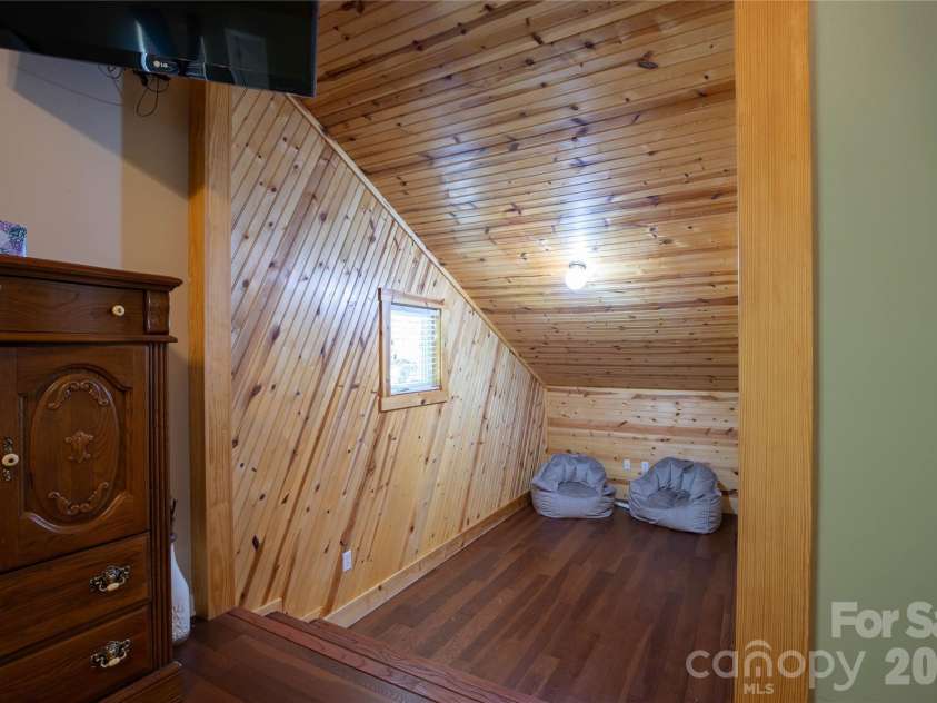 84 Sheets Farm Road, Bakersville, NC 28705.  MLS# CAR4384687, YatesRealty ID 25058. Primary Bedroom