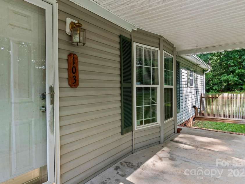 103 Forest Drive, King, NC 27021.  MLS# CAR4271366, YatesRealty ID 25059. 