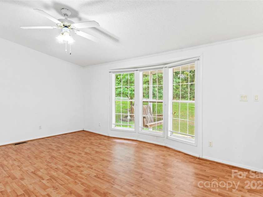 103 Forest Drive, King, NC 27021.  MLS# CAR4271366, YatesRealty ID 25059. 