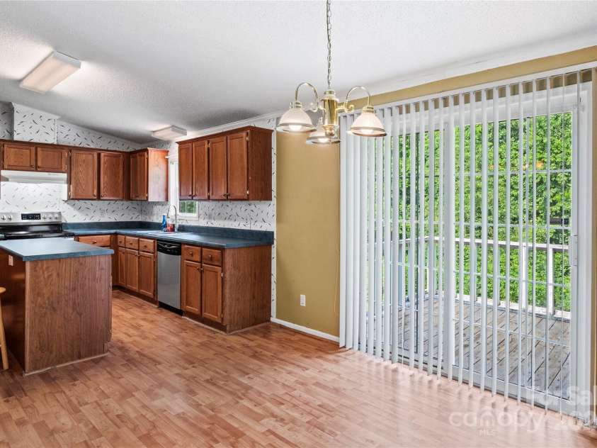 103 Forest Drive, King, NC 27021.  MLS# CAR4271366, YatesRealty ID 25059. 