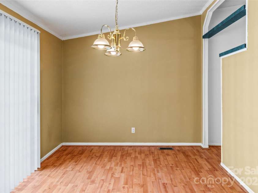 103 Forest Drive, King, NC 27021.  MLS# CAR4271366, YatesRealty ID 25059. 