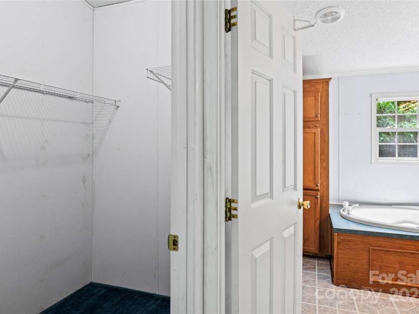 103 Forest Drive, King, NC 27021.  MLS# CAR4271366, YatesRealty ID 25059. 