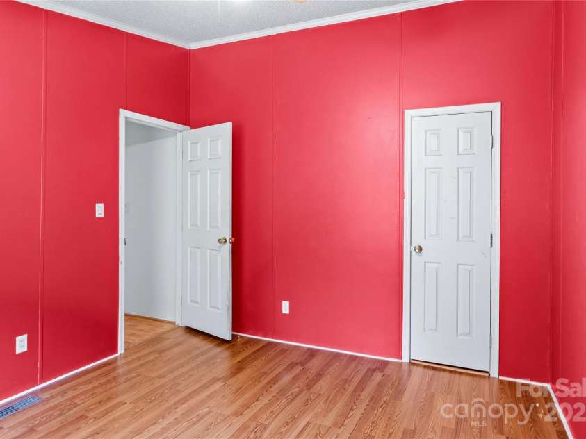 103 Forest Drive, King, NC 27021.  MLS# CAR4271366, YatesRealty ID 25059. 