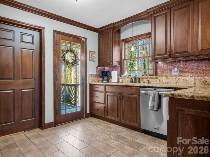 108 Three Oaks Lane, Kings Mountain, NC 28086.  MLS# CAR4218081, YatesRealty ID 2506. 