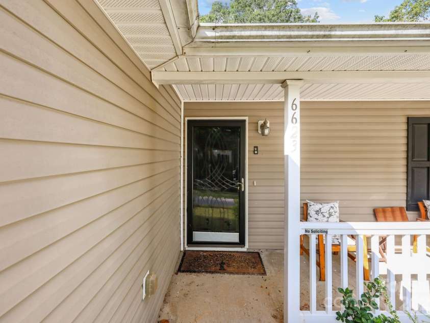6623 Nevin Glen Drive, Charlotte, NC 28269.  MLS# CAR4304224, YatesRealty ID 2506. 