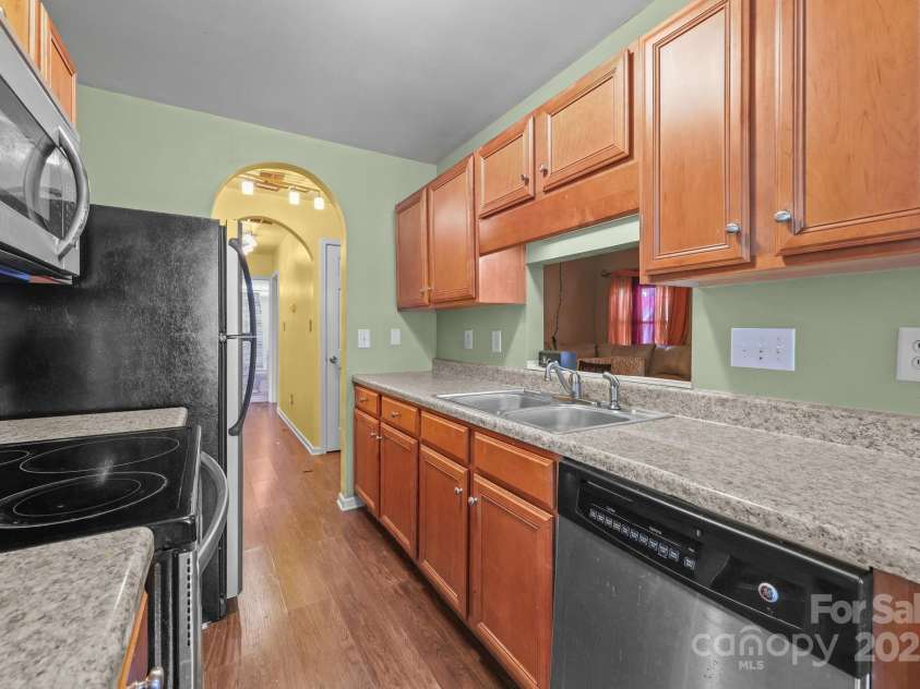 6623 Nevin Glen Drive, Charlotte, NC 28269.  MLS# CAR4304224, YatesRealty ID 2506. 