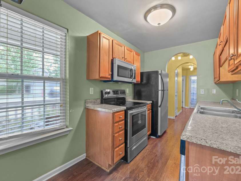 6623 Nevin Glen Drive, Charlotte, NC 28269.  MLS# CAR4304224, YatesRealty ID 2506. 