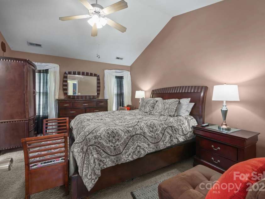 6623 Nevin Glen Drive, Charlotte, NC 28269.  MLS# CAR4304224, YatesRealty ID 2506. 