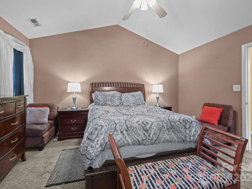 6623 Nevin Glen Drive, Charlotte, NC 28269.  MLS# CAR4304224, YatesRealty ID 2506. 