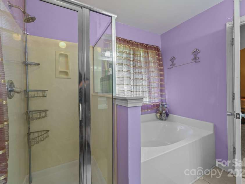 6623 Nevin Glen Drive, Charlotte, NC 28269.  MLS# CAR4304224, YatesRealty ID 2506. 