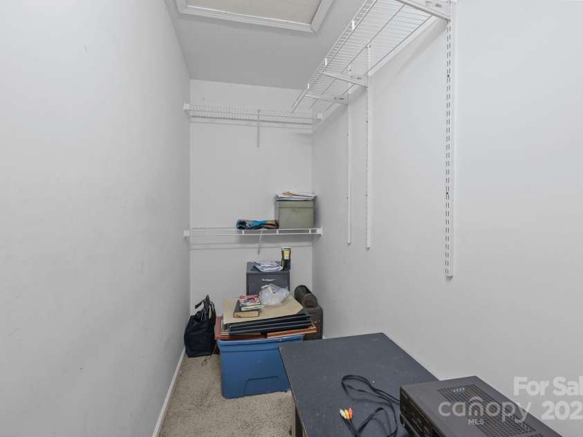 6623 Nevin Glen Drive, Charlotte, NC 28269.  MLS# CAR4304224, YatesRealty ID 2506. 