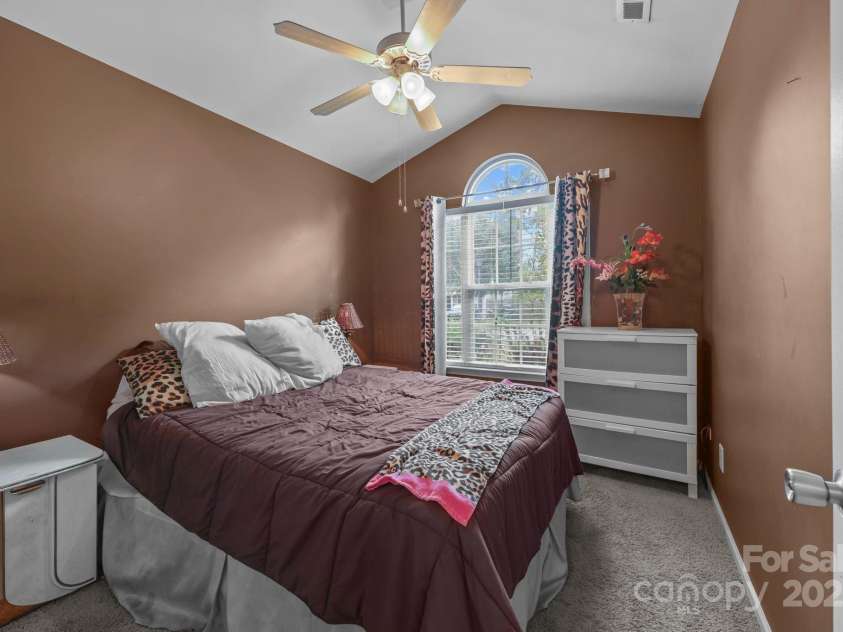 6623 Nevin Glen Drive, Charlotte, NC 28269.  MLS# CAR4304224, YatesRealty ID 2506. 