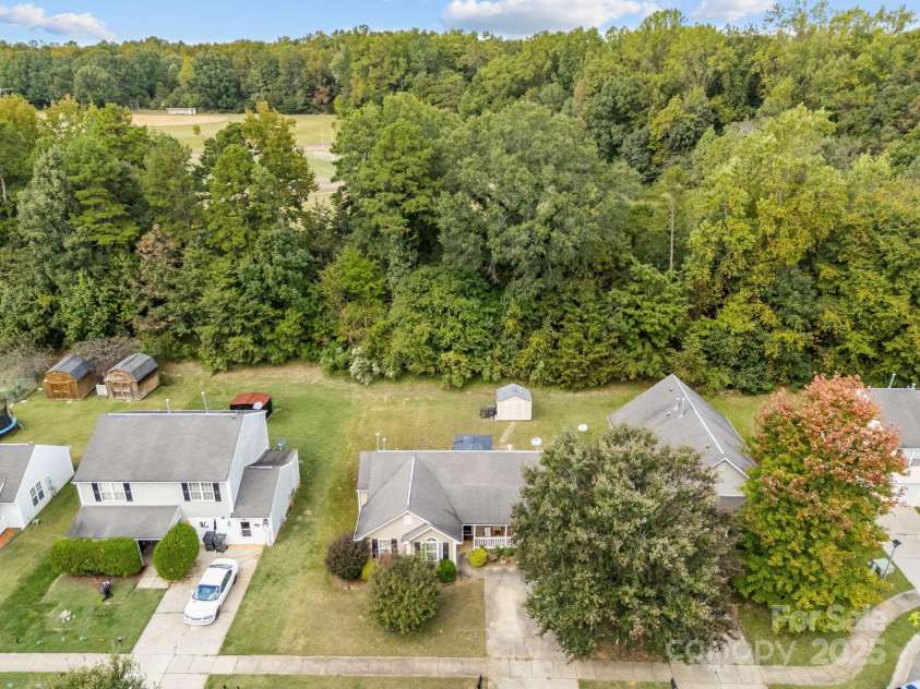 6623 Nevin Glen Drive, Charlotte, NC 28269.  MLS# CAR4304224, YatesRealty ID 2506. 