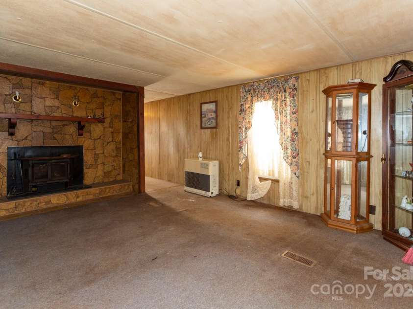 84 Mountain View Estates, Leicester, NC 28748.  MLS# CAR4196465, YatesRealty ID 2506. 