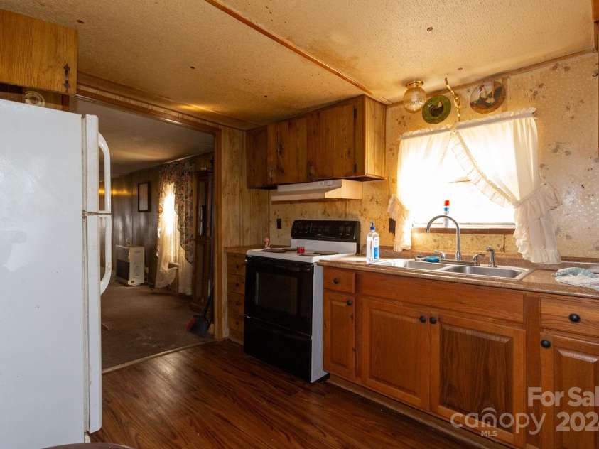 84 Mountain View Estates, Leicester, NC 28748.  MLS# CAR4196465, YatesRealty ID 2506. 