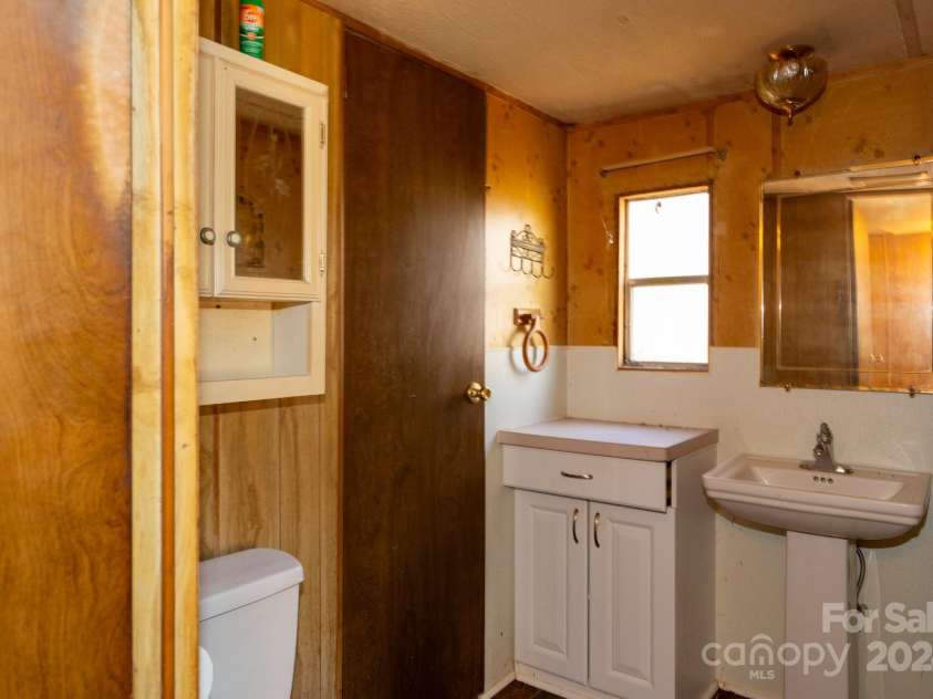 84 Mountain View Estates, Leicester, NC 28748.  MLS# CAR4196465, YatesRealty ID 2506. 