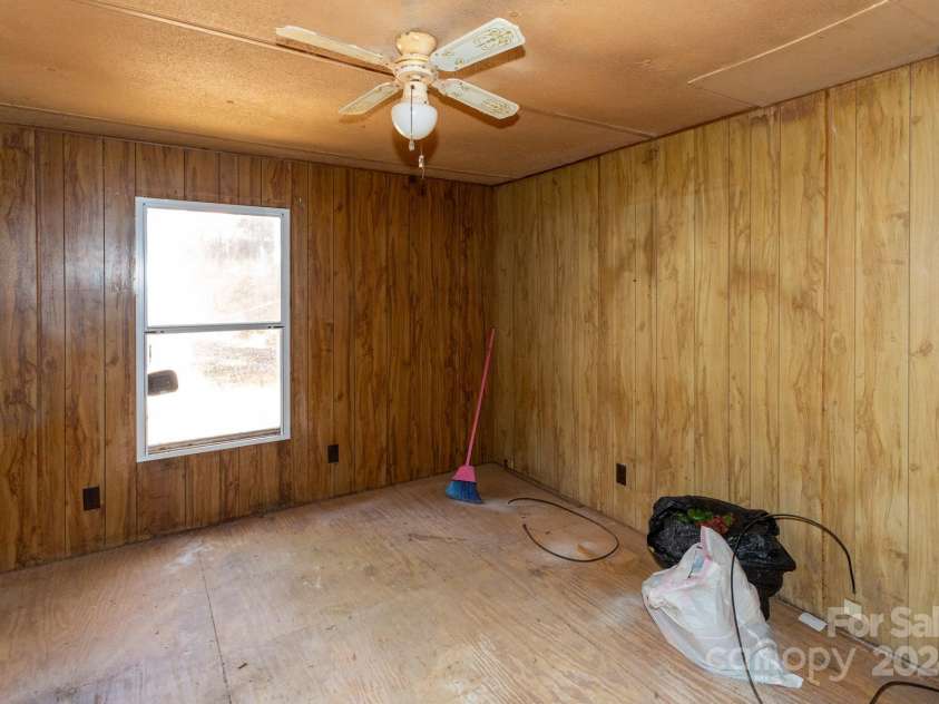 84 Mountain View Estates, Leicester, NC 28748.  MLS# CAR4196465, YatesRealty ID 2506. 