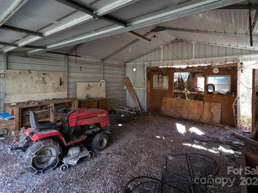 84 Mountain View Estates, Leicester, NC 28748.  MLS# CAR4196465, YatesRealty ID 2506. 