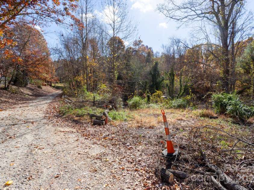 84 Mountain View Estates, Leicester, NC 28748.  MLS# CAR4196465, YatesRealty ID 2506. 