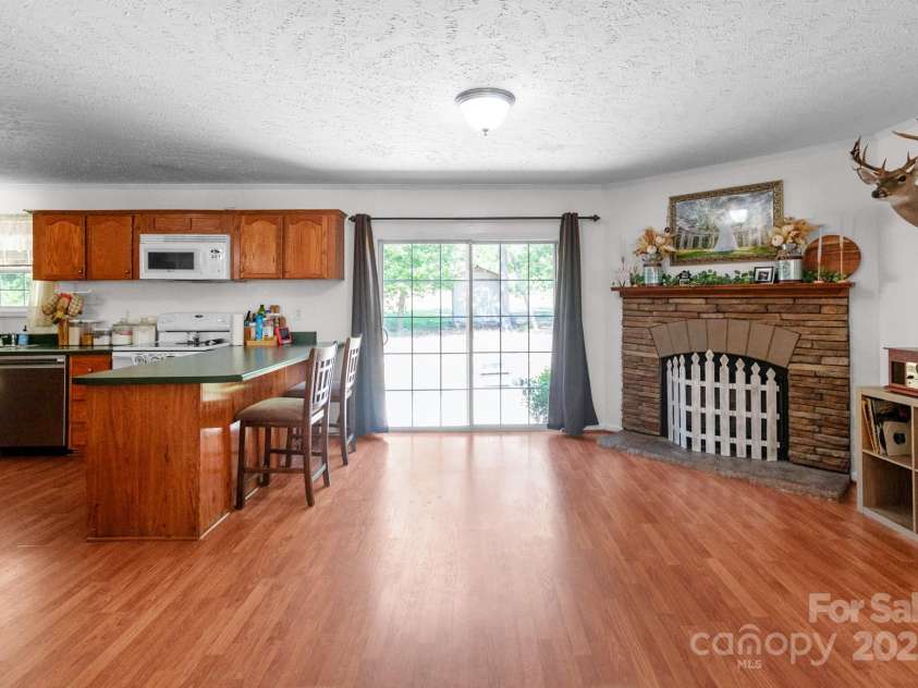 5701 Lockhart Road, Kershaw, SC 29067.  MLS# CAR4274686, YatesRealty ID 25060. 