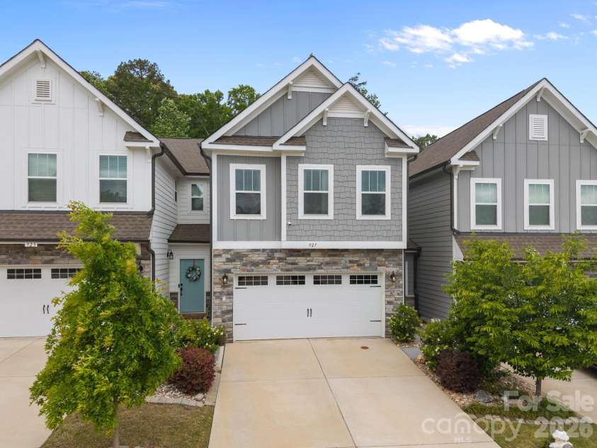 927 Canopy Falls Lane, York, SC 29745.  MLS# CAR4369534, YatesRealty ID 25060. 