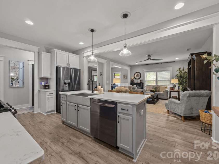 927 Canopy Falls Lane, York, SC 29745.  MLS# CAR4369534, YatesRealty ID 25060. 