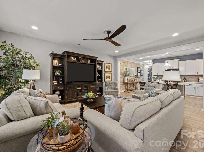927 Canopy Falls Lane, York, SC 29745.  MLS# CAR4369534, YatesRealty ID 25060. 