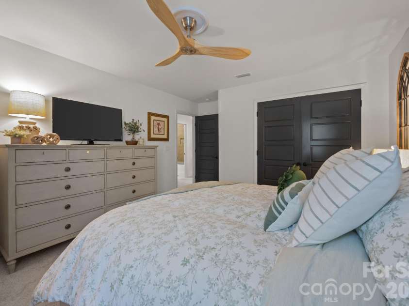927 Canopy Falls Lane, York, SC 29745.  MLS# CAR4369534, YatesRealty ID 25060. 