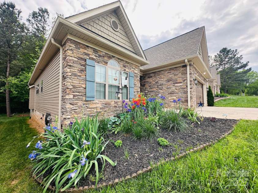 194 T R Harris Drive, Shelby, NC 28150.  MLS# CAR4277188, YatesRealty ID 25061. 