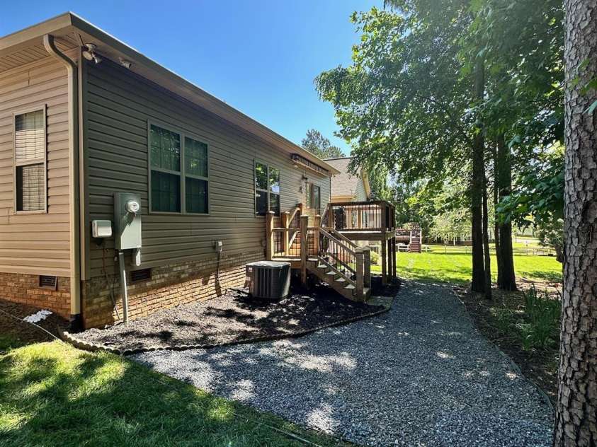 194 T R Harris Drive, Shelby, NC 28150.  MLS# CAR4277188, YatesRealty ID 25061. 